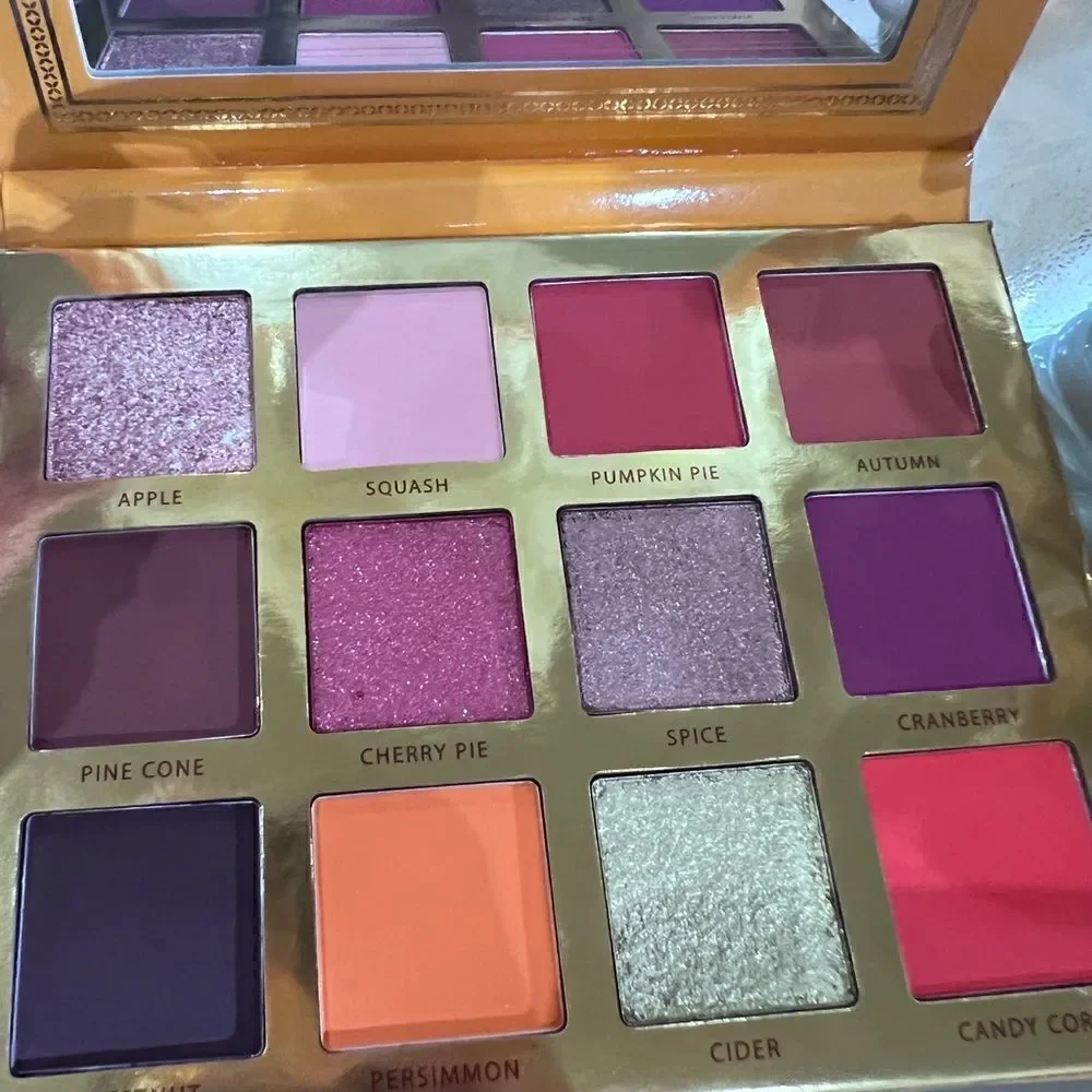 Ace Beaute eyeshadow pallet